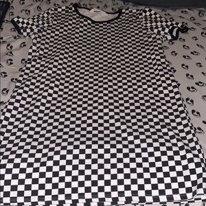 Women’s medium checkered t-shirt dress